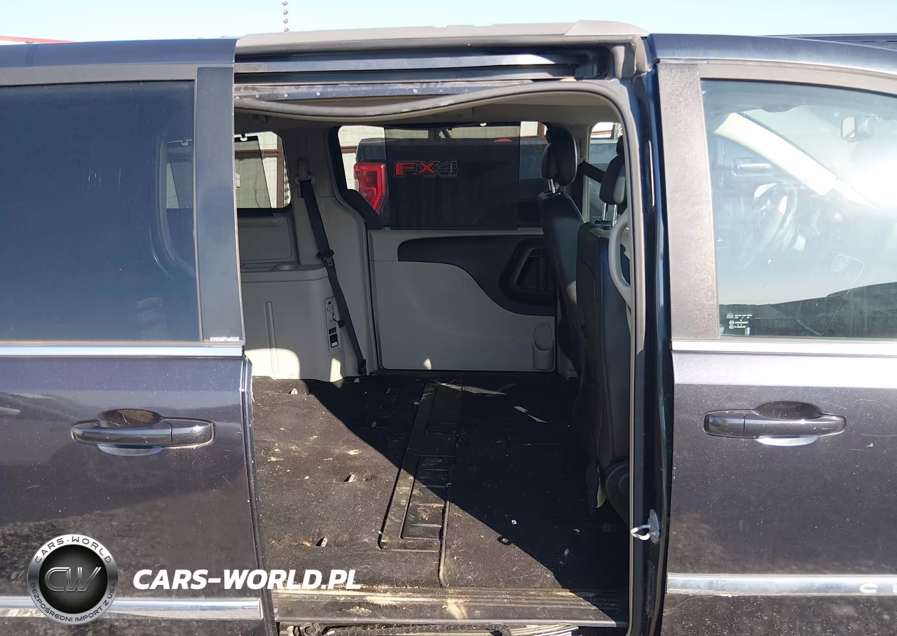 2013 Chrysler Town & Country Touring VIN:2C4RC1BG4DR821998 - 8