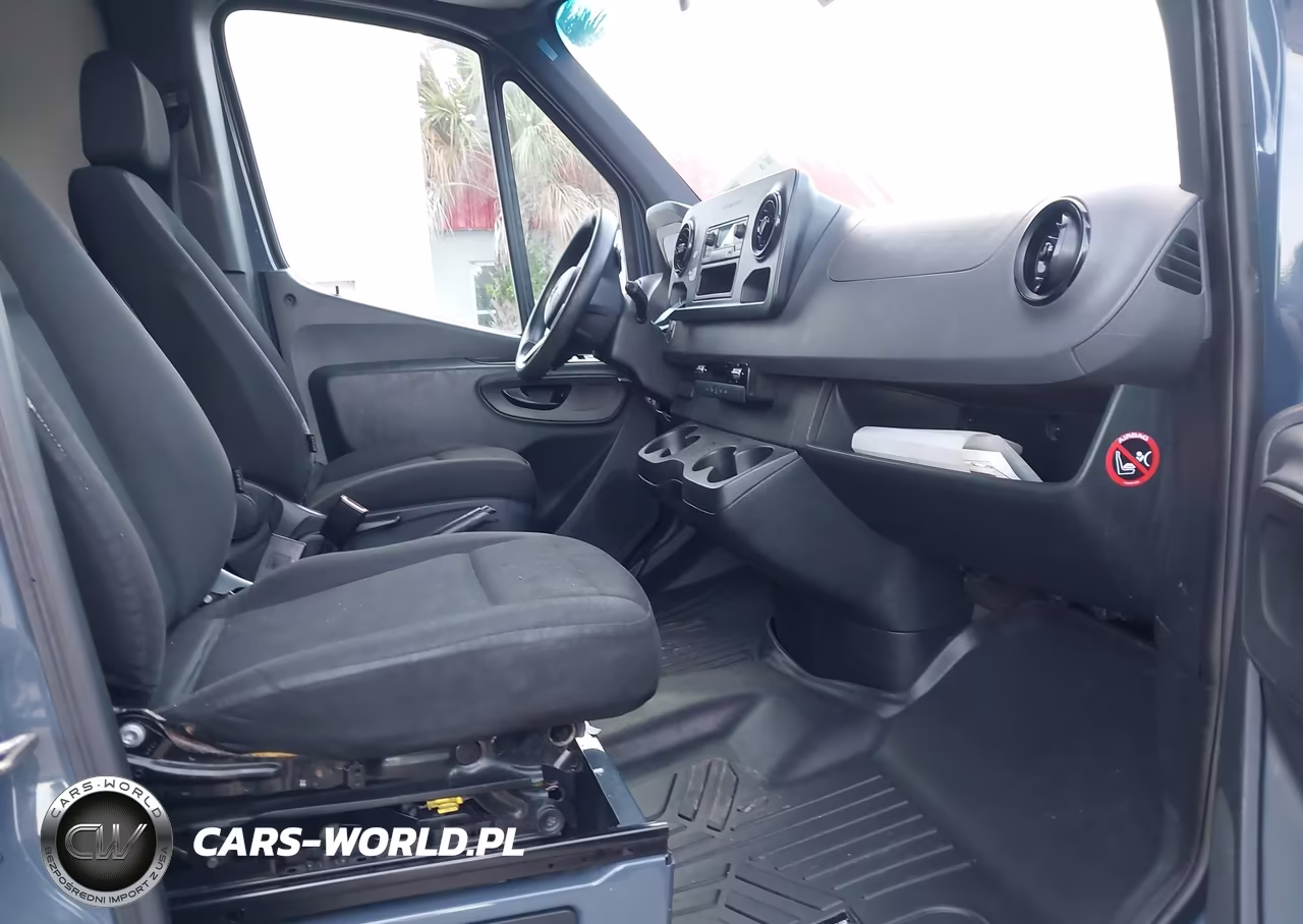 2019 Mercedes-Benz Sprinter 2500 High Roof V6 VIN:WD4PF1CD1KP137708 - 5
