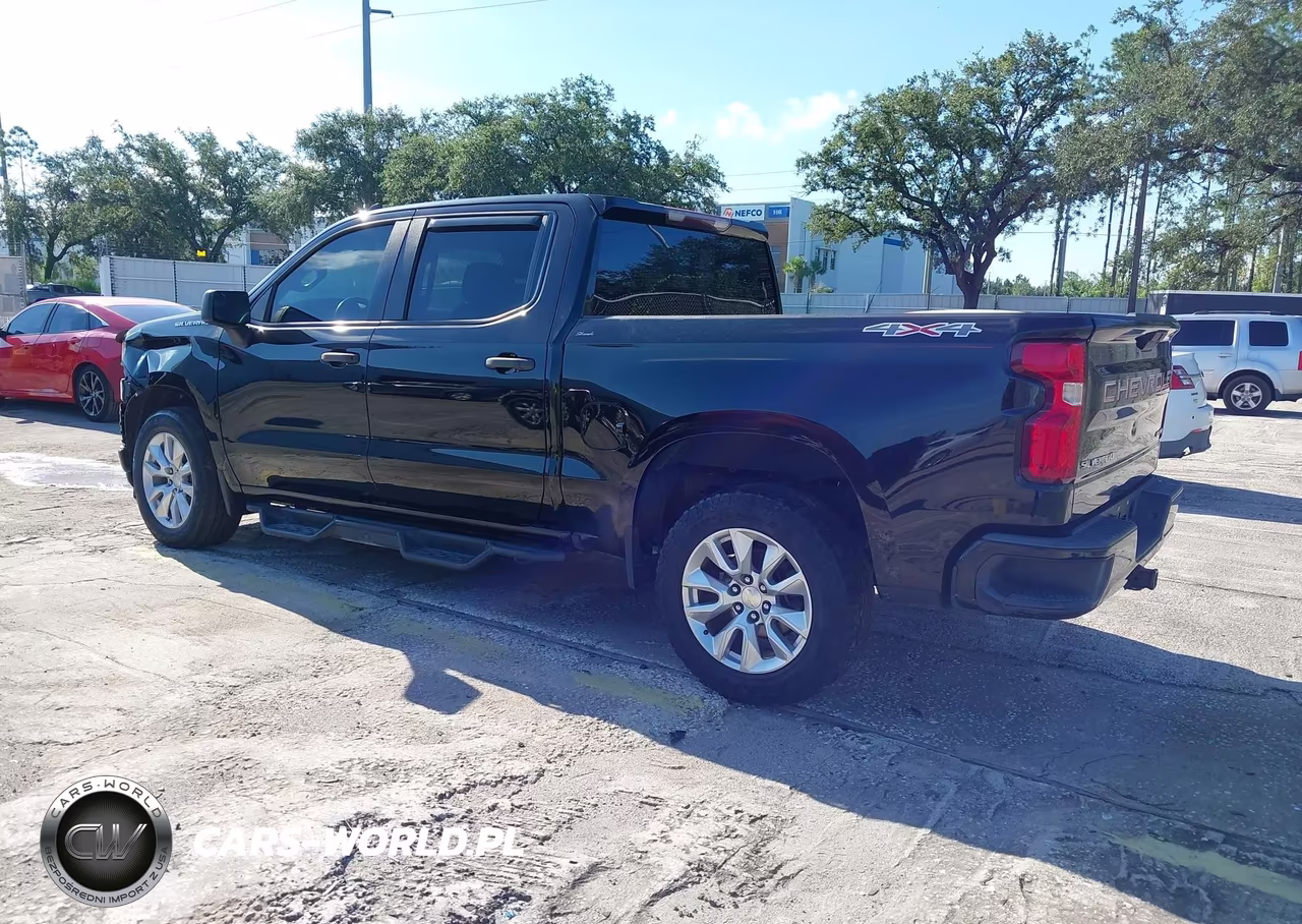 2020 Chevrolet Silverado 1500 4Wd Short Bed Custom VIN:3GCPYBEH9LG174019 - 3