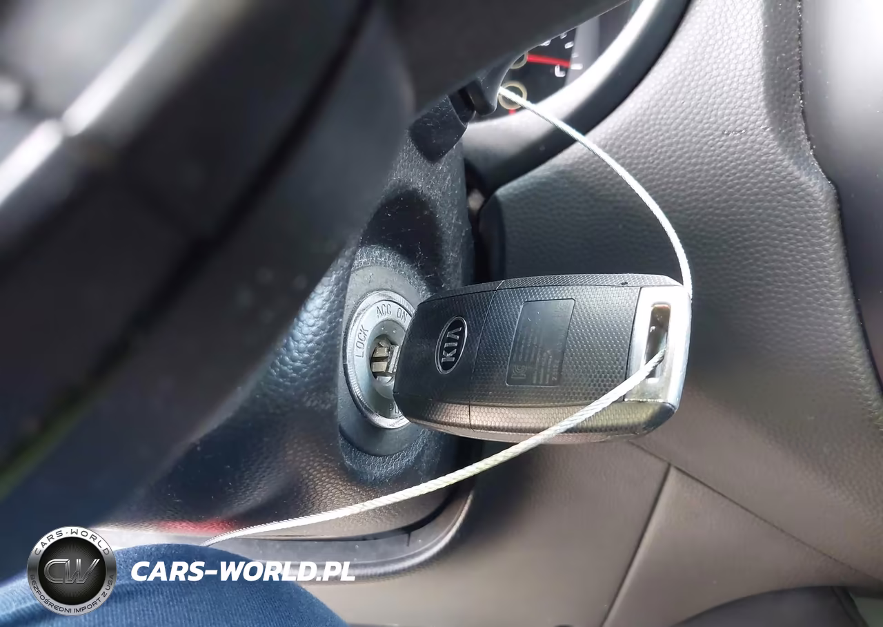 2017 Kia Soul + VIN:KNDJP3A50H7478949 - 11