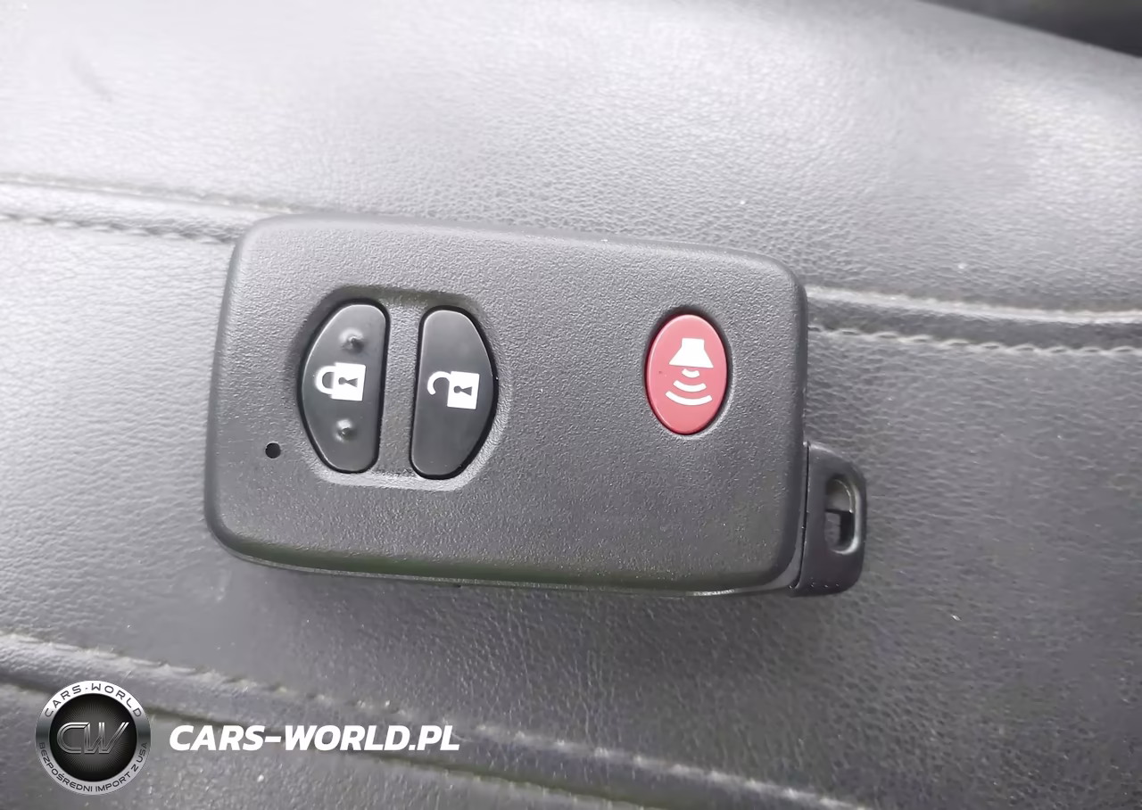 2011 Toyota Prius Two VIN:JTDKN3DU6B1369340 - 11