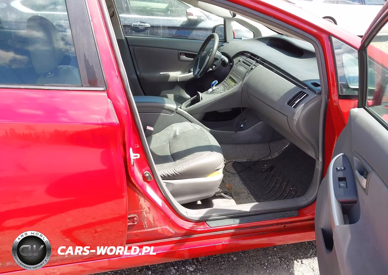 2011 Toyota Prius Two VIN:JTDKN3DU6B1369340 - 5