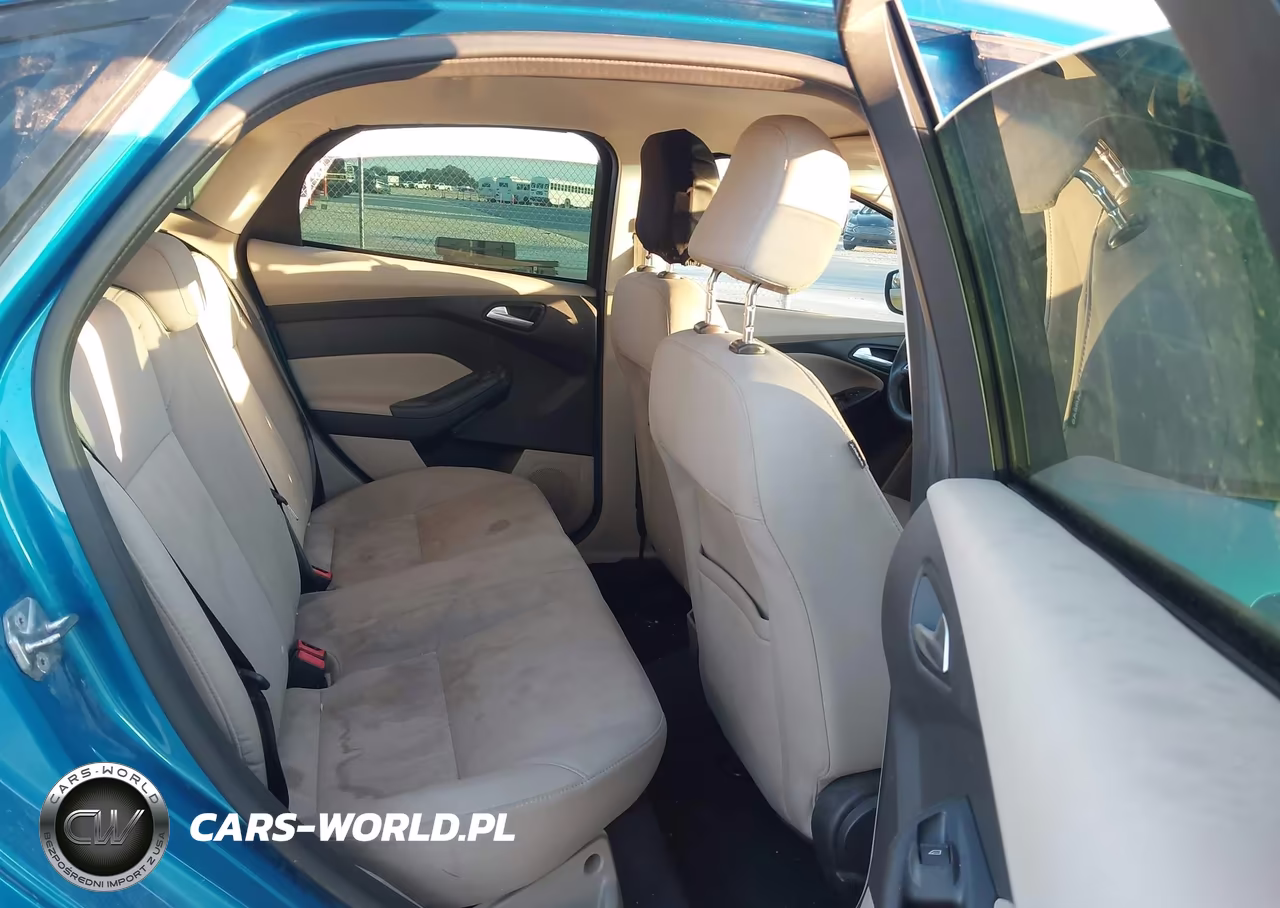2016 Ford Focus Se VIN:1FADP3F24GL404652 - 8