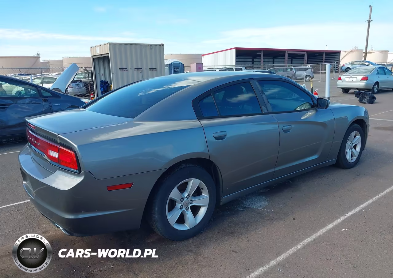 2011 Dodge Charger VIN:2B3CL3CG1BH578008 - 4
