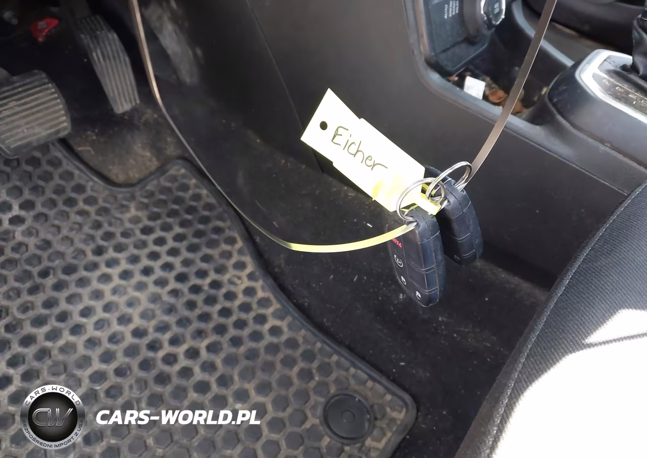 2019 Jeep Renegade Latitude 4X4 VIN:ZACNJBBB7KPK26172 - 11