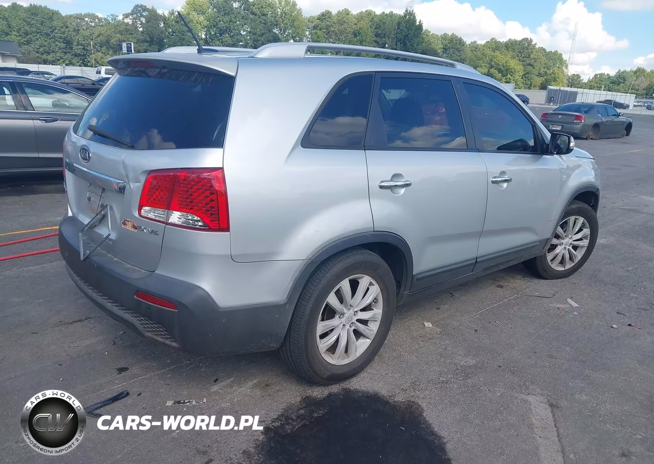 2011 Kia Sorento Ex V6 VIN:5XYKU4A28BG061923 - 4