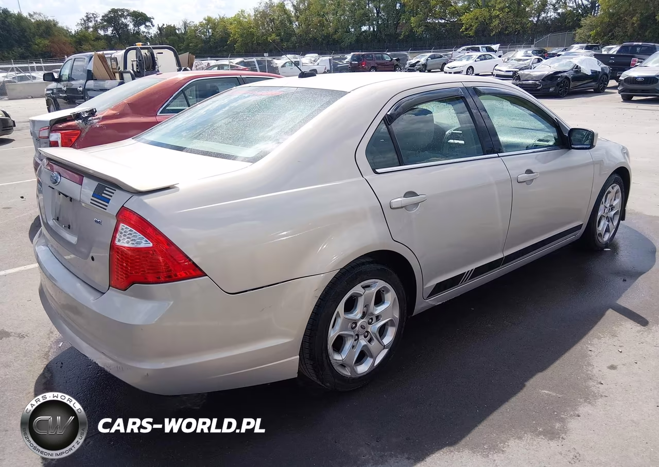 2010 Ford Fusion Se VIN:3FAHP0HA6AR232928 - 4