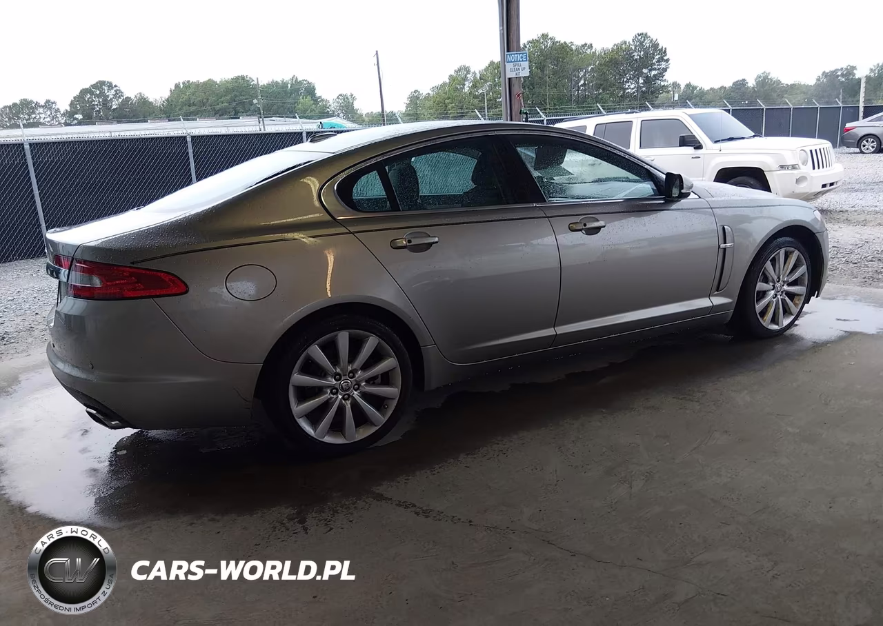 2011 Jaguar Xf Premium VIN:SAJWA0GB3BLR94578 - 4
