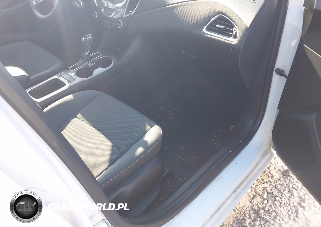 2019 Chevrolet Cruze Ls VIN:1G1BC5SM8K7152804 - 5