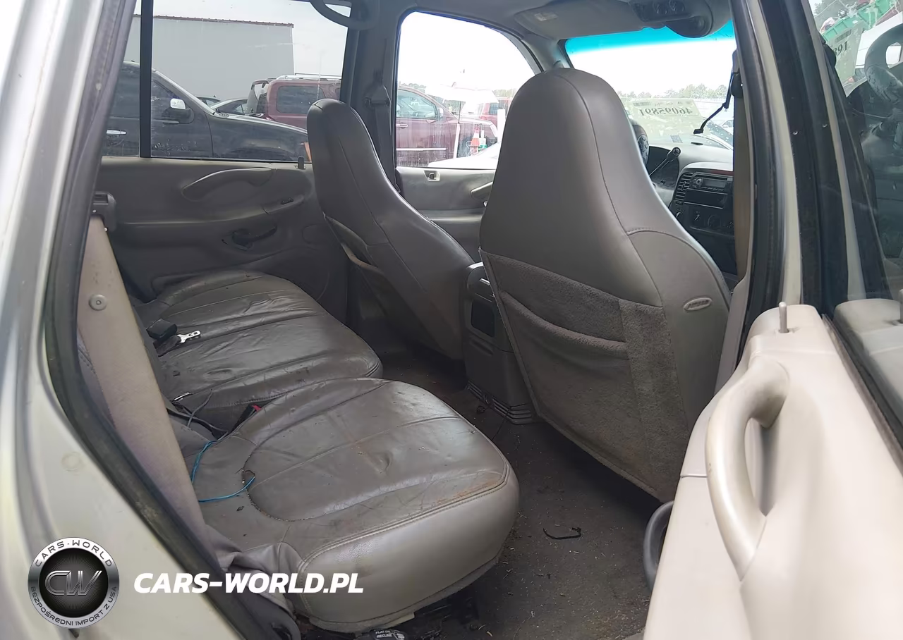 2001 Ford Expedition Xlt VIN:1FMEU16W51LA97588 - 8