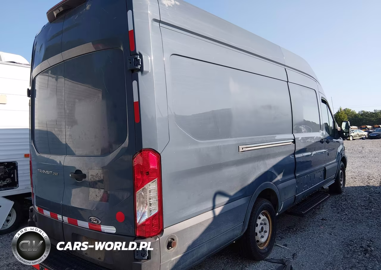 2019 Ford Transit-250 VIN:1FTYR3XM6KKB29032 - 4
