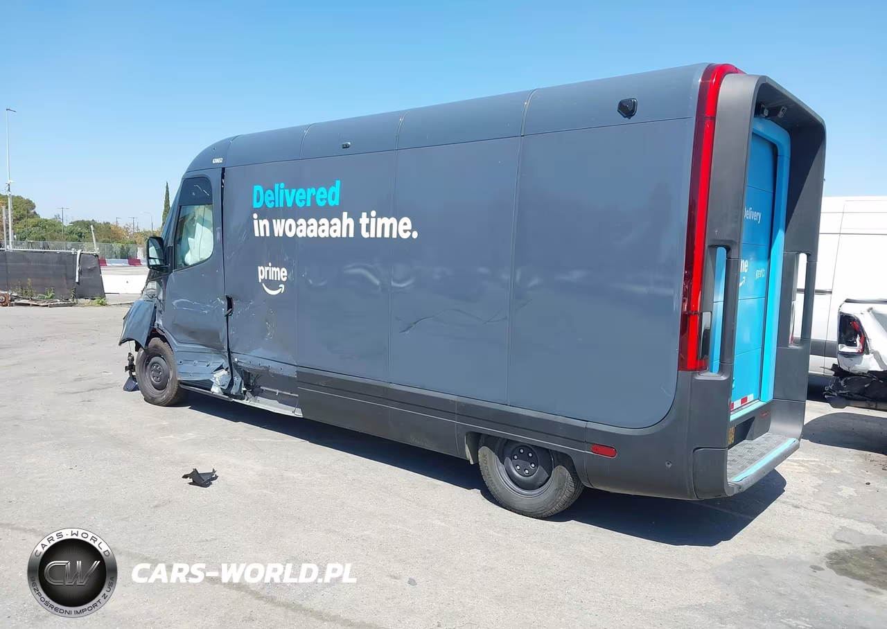 2024 Rivian Delivery 700 VIN:7FCEHEB23RN020652 - 3