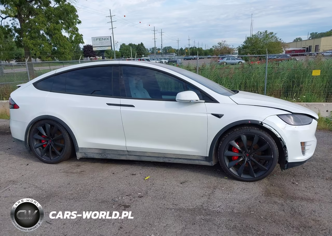 2020 Tesla Model X VIN:5YJXCDE26LF234348 - 13