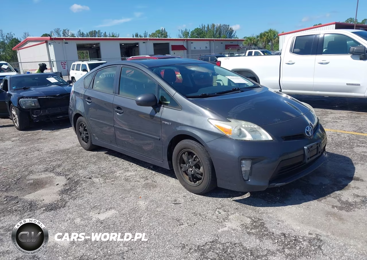 2015 Toyota Prius Two – zdjęcie 1 z 19