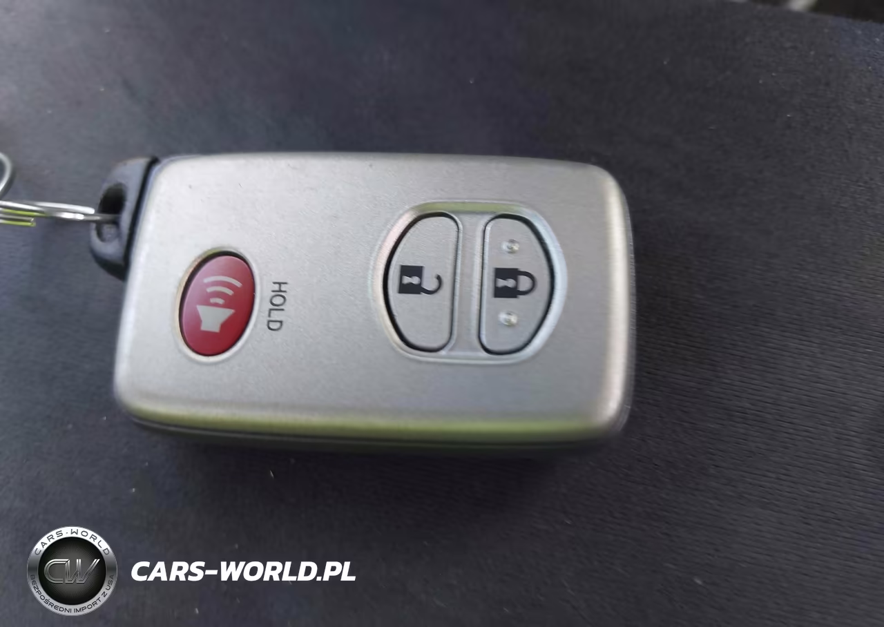 2015 Toyota Prius Two VIN:JTDKN3DU8F0441487 - 11