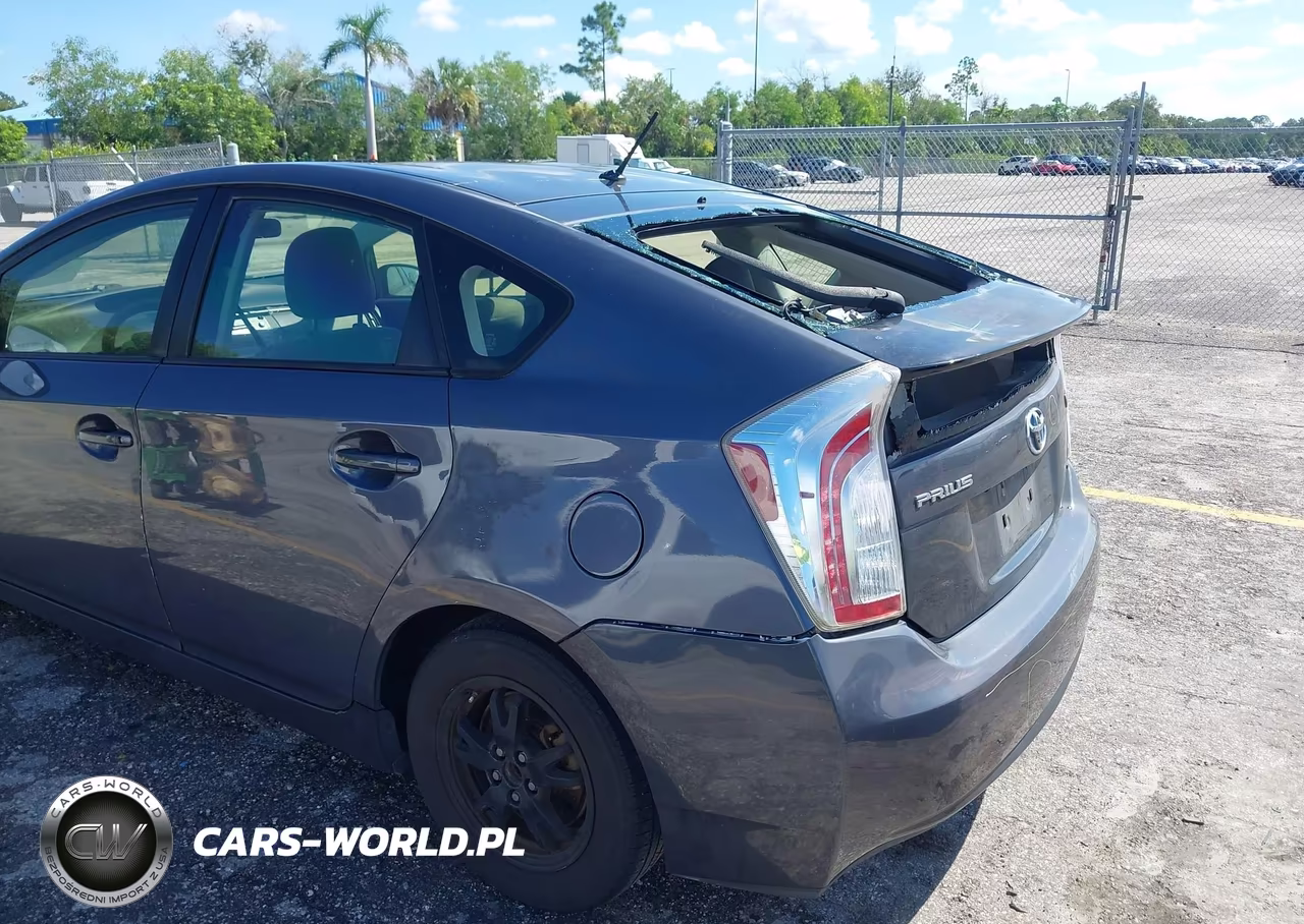 2015 Toyota Prius Two VIN:JTDKN3DU8F0441487 - 19