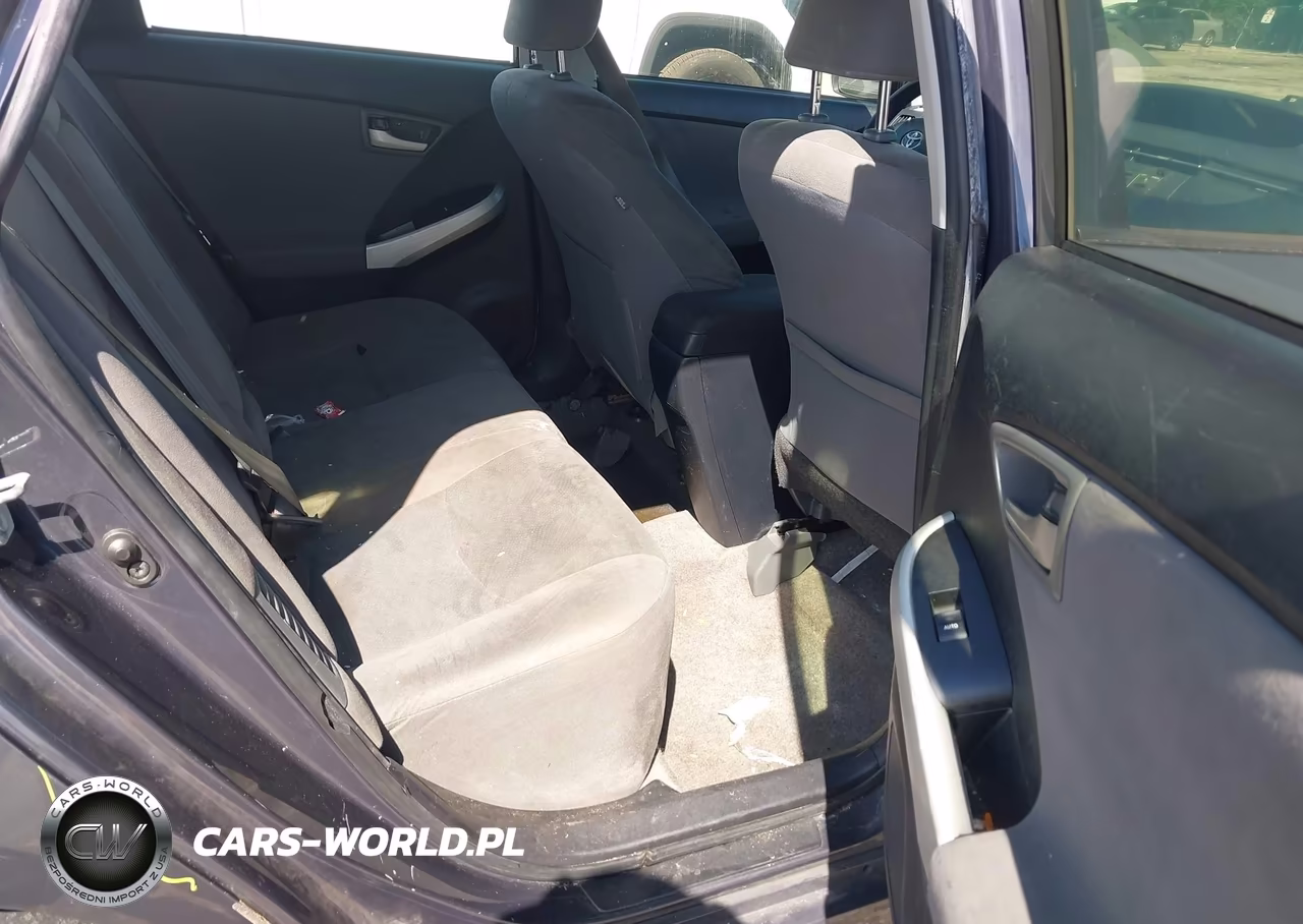 2015 Toyota Prius Two VIN:JTDKN3DU8F0441487 - 8