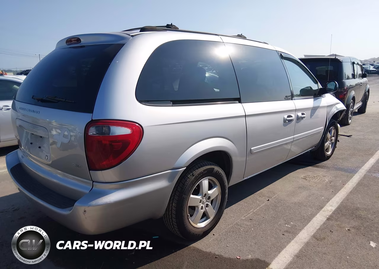2005 Dodge Grand Caravan Sxt VIN:2D4GP44L85R183363 - 4