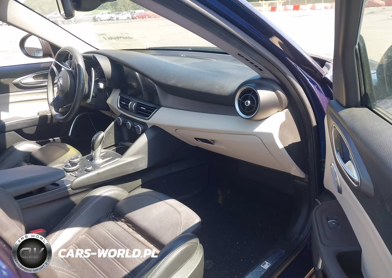 2019 Alfa Romeo Giulia Ti Sport Rwd VIN:ZARFAMBN3K7603385 - 5