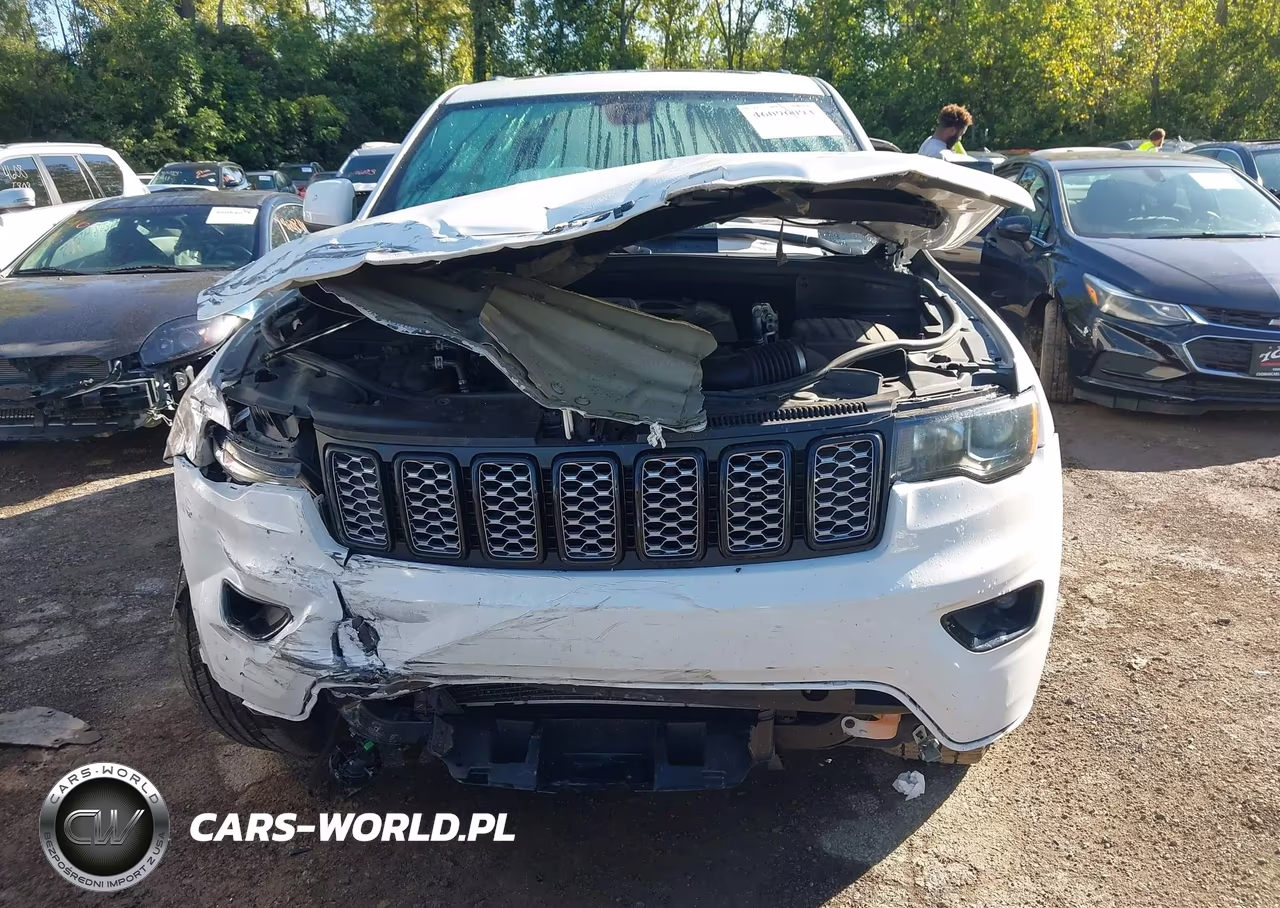 2021 Jeep Grand Cherokee Laredo X 4X4 VIN:1C4RJFAG8MC705670 - 13