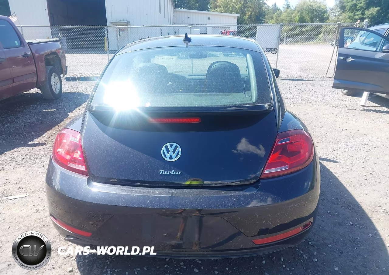 2018 Volkswagen Beetle 2.0T Coast-2.0T S VIN:3VWFD7AT7JM712307 - 16