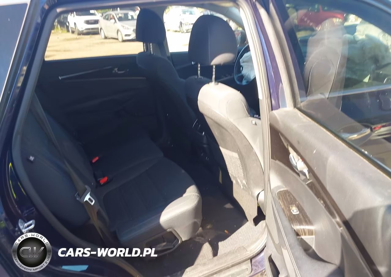 2019 Kia Sorento 3.3L S VIN:5XYPG4A52KG599217 - 8