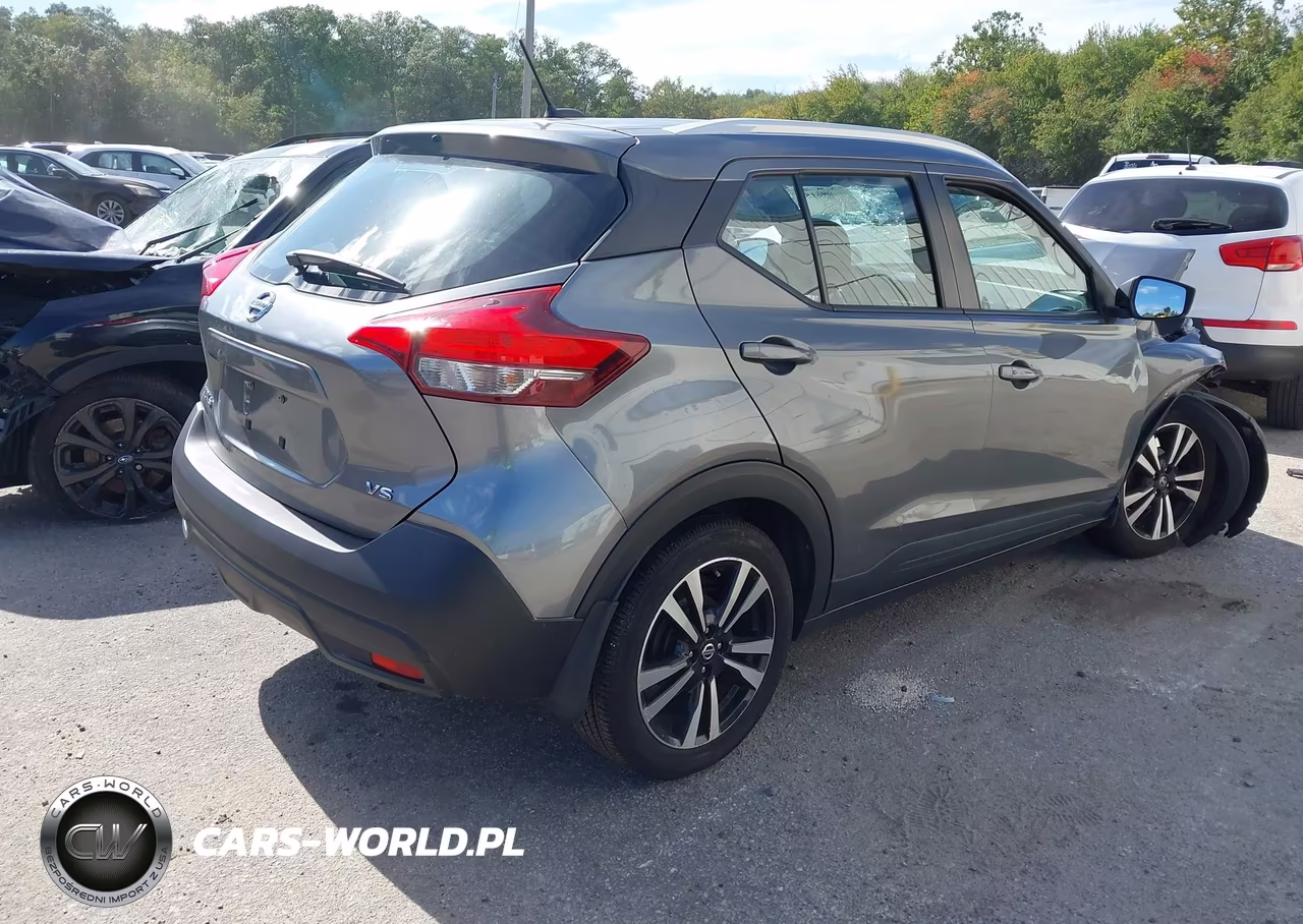 2019 Nissan Kicks Sv VIN:3N1CP5CU9KL512644 - 4