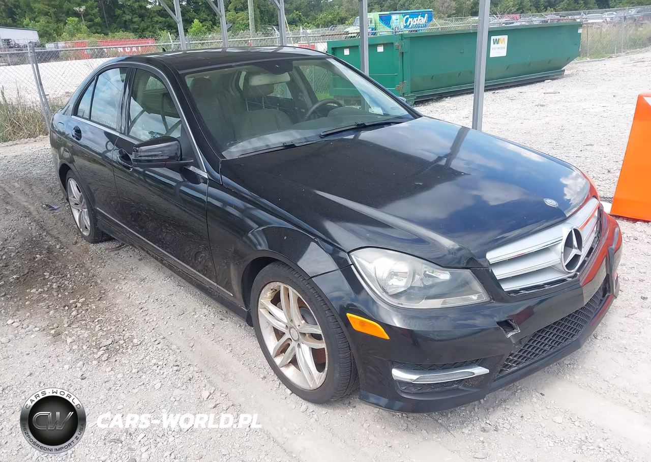 2013 Mercedes-Benz C 300 Sport 4Matic – zdjęcie 1 z 15