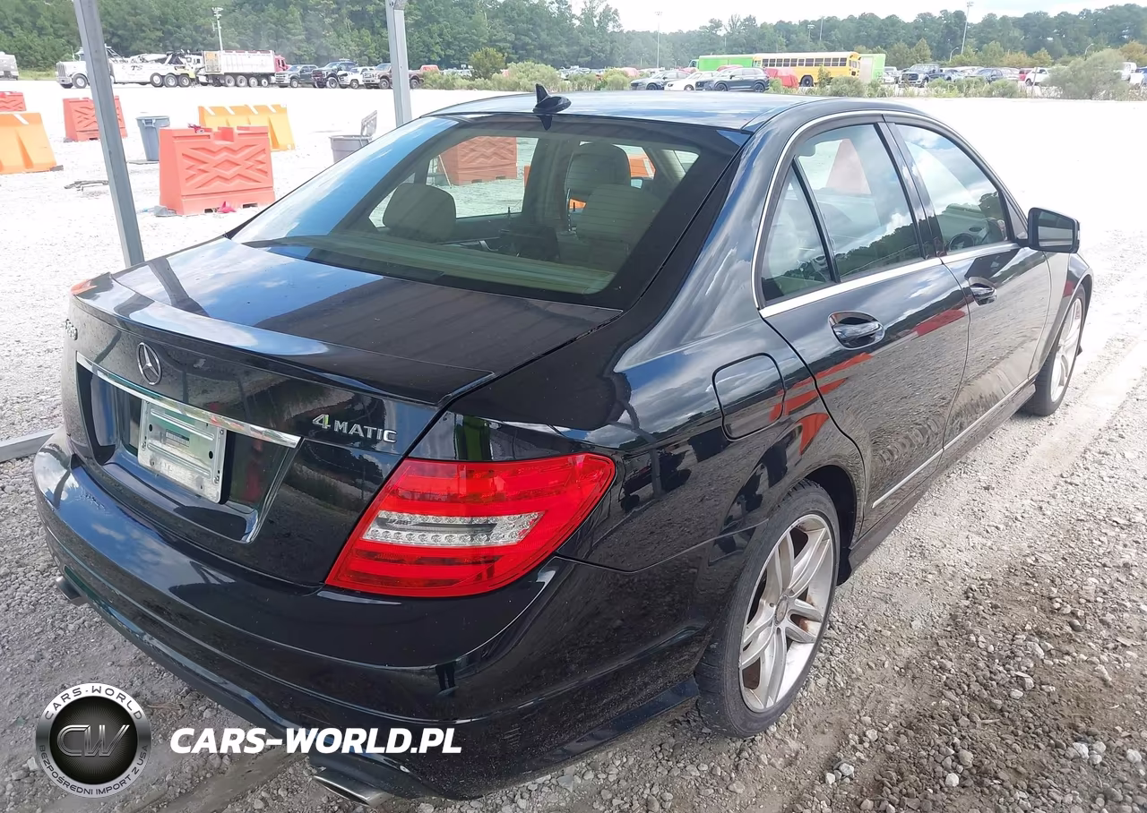 2013 Mercedes-Benz C 300 Sport 4Matic VIN:WDDGF8AB3DA880483 - 4