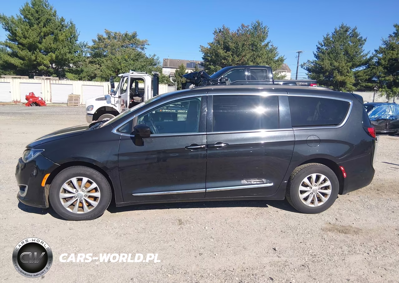 2017 Chrysler Pacifica VIN:2C4RC1BG4HR621693 - 14