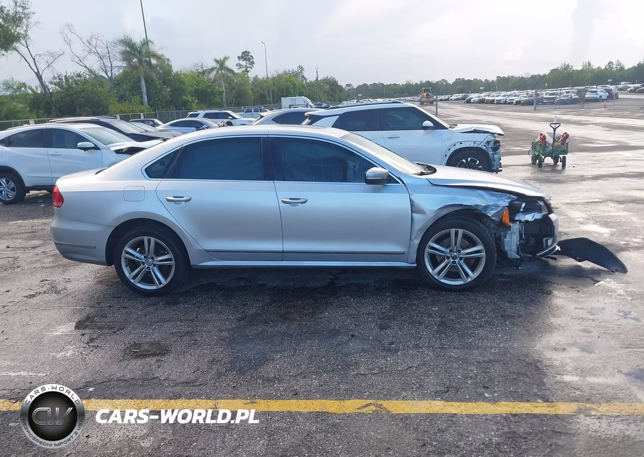 2015 Volkswagen Passat 2.0L Tdi Sel Premium VIN:1VWCV7A31FC003512 - 14