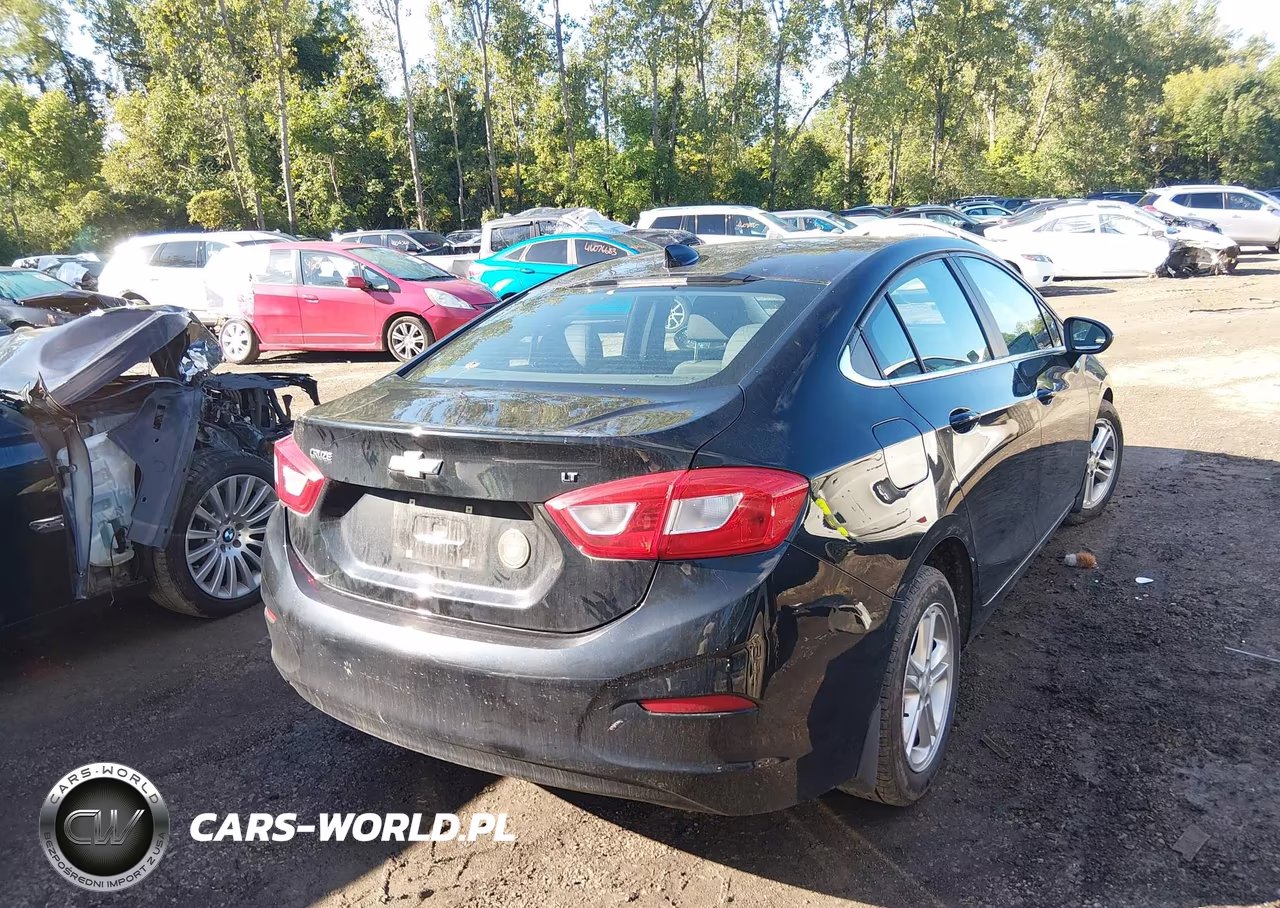 2017 Chevrolet Cruze Lt Auto VIN:1G1BE5SM2H7236023 - 4