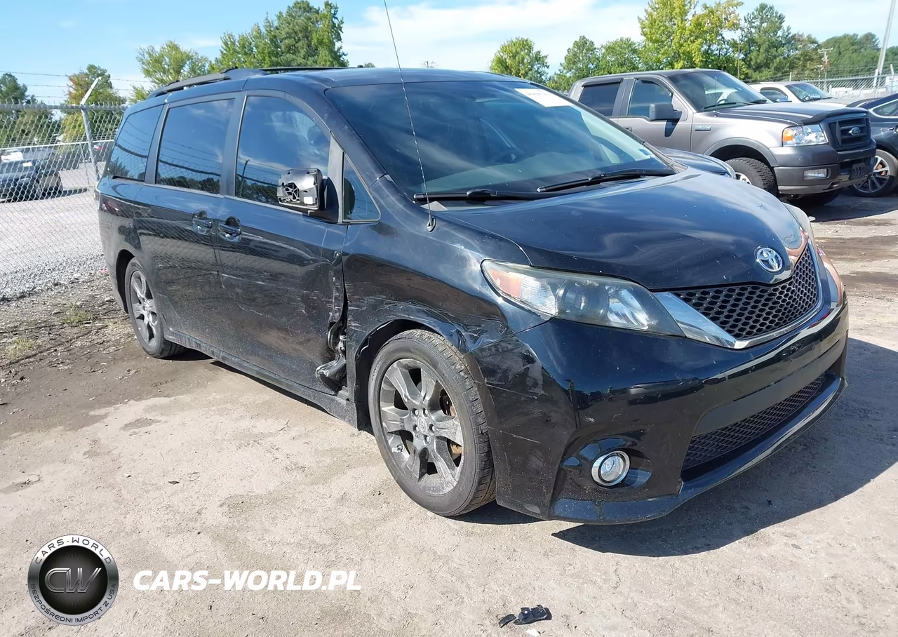 2012 Toyota Sienna Se 8 Passenger
