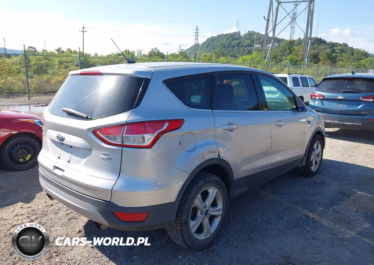 2015 Ford Escape Se VIN:1FMCU9G9XFUA81466 - 4