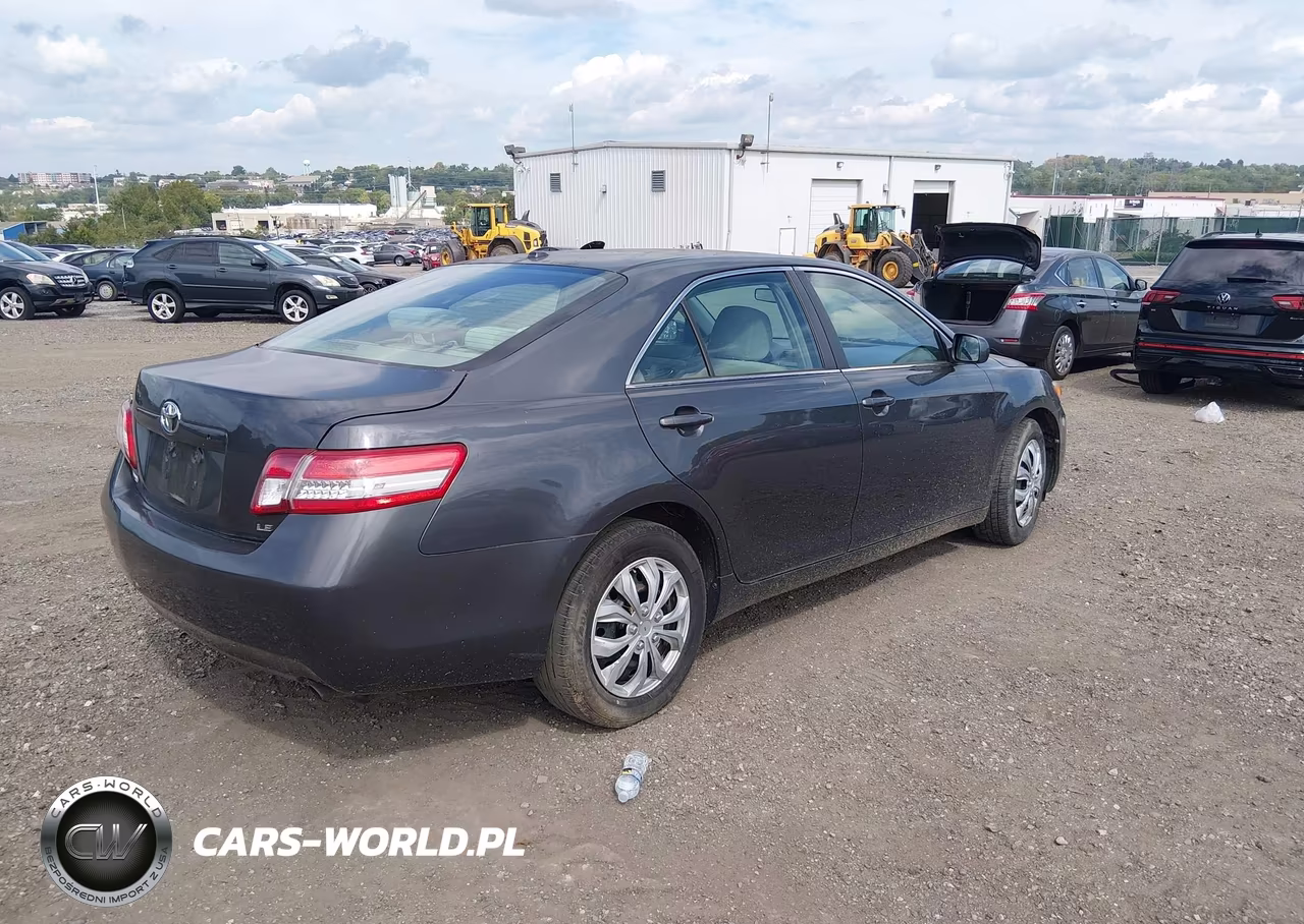 2010 Toyota Camry Le VIN:4T1BF3EK8AU102963 - 4