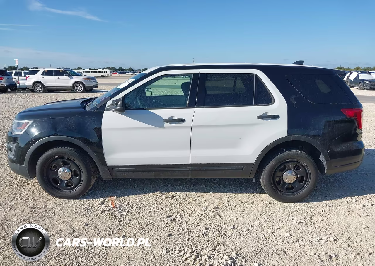 2018 Ford Police Interceptor Utility VIN:1FM5K8AT1JGA57903 - 14