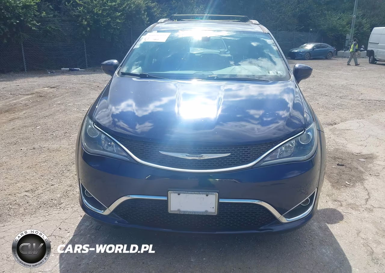 2017 Chrysler Pacifica Touring-L VIN:2C4RC1BG4HR623489 - 12