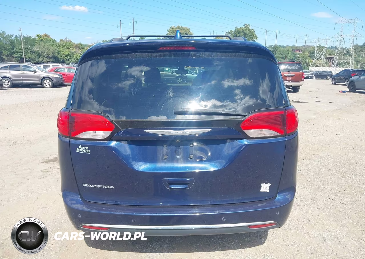 2017 Chrysler Pacifica Touring-L VIN:2C4RC1BG4HR623489 - 16