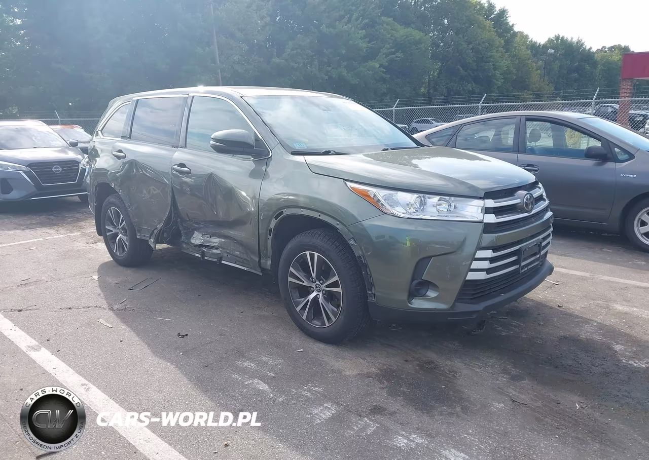 2017 Toyota Highlander Le – zdjęcie 1 z 17