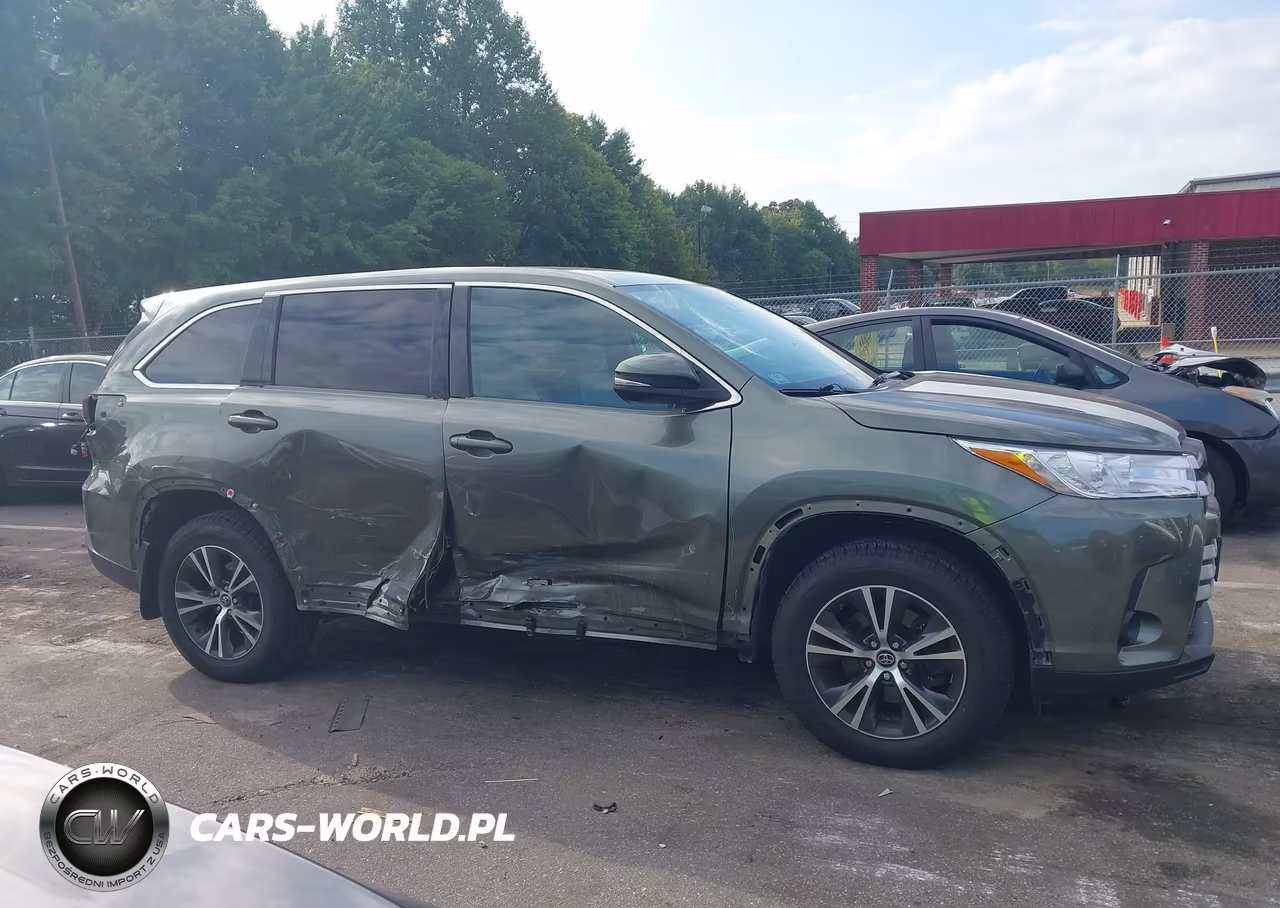 2017 Toyota Highlander Le VIN:5TDBZRFH2HS468918 - 14