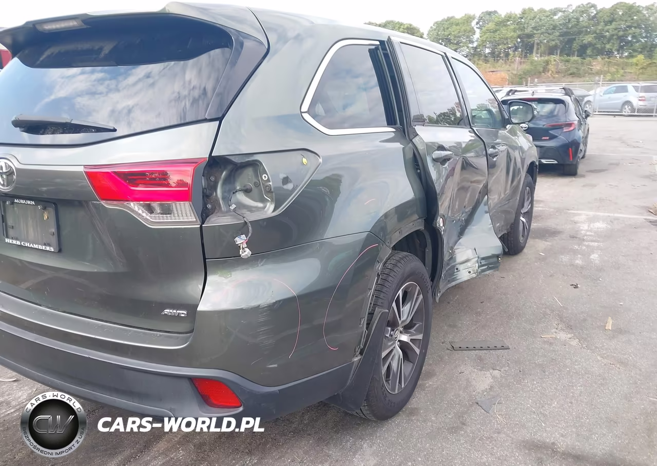 2017 Toyota Highlander Le VIN:5TDBZRFH2HS468918 - 6