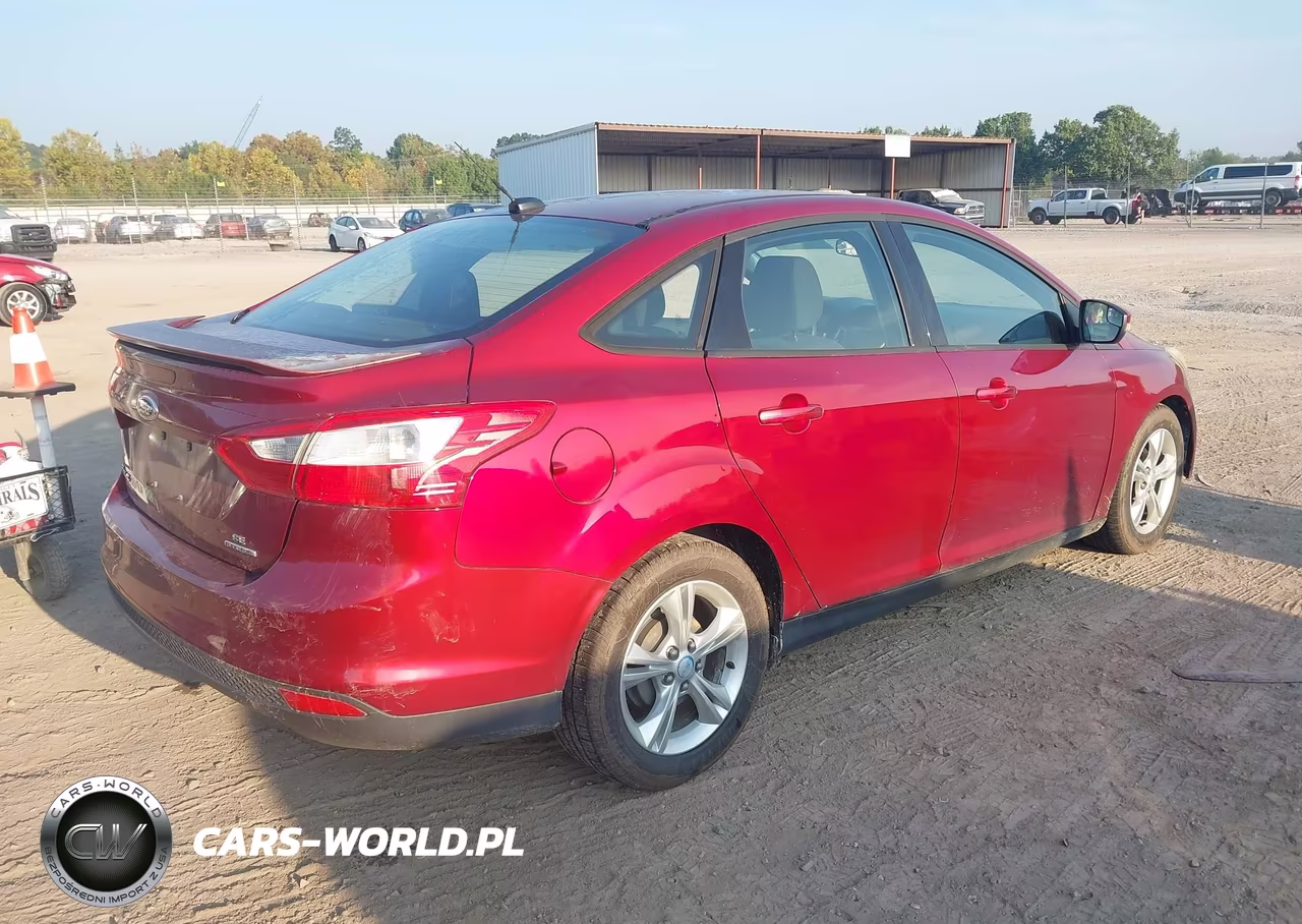 2013 Ford Focus Se VIN:1FADP3F28DL225106 - 4