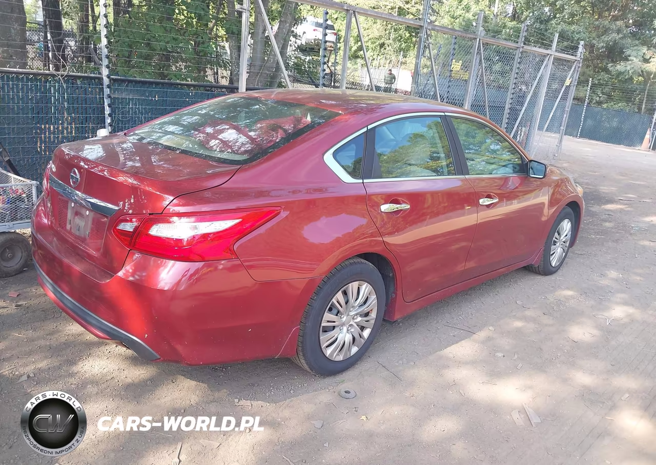 2017 Nissan Altima 2.5 S VIN:1N4AL3APXHC150884 - 4