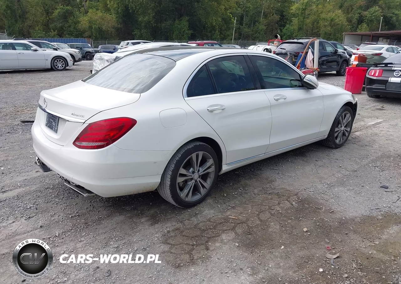 2015 Mercedes-Benz C 300 4Matic VIN:55SWF4KB2FU002100 - 4