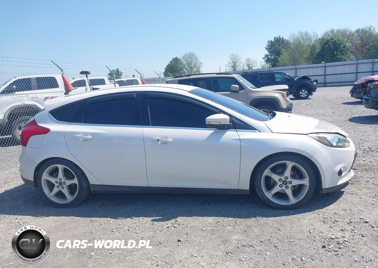 2014 Ford Focus Titanium VIN:1FADP3N22EL126817 - 14