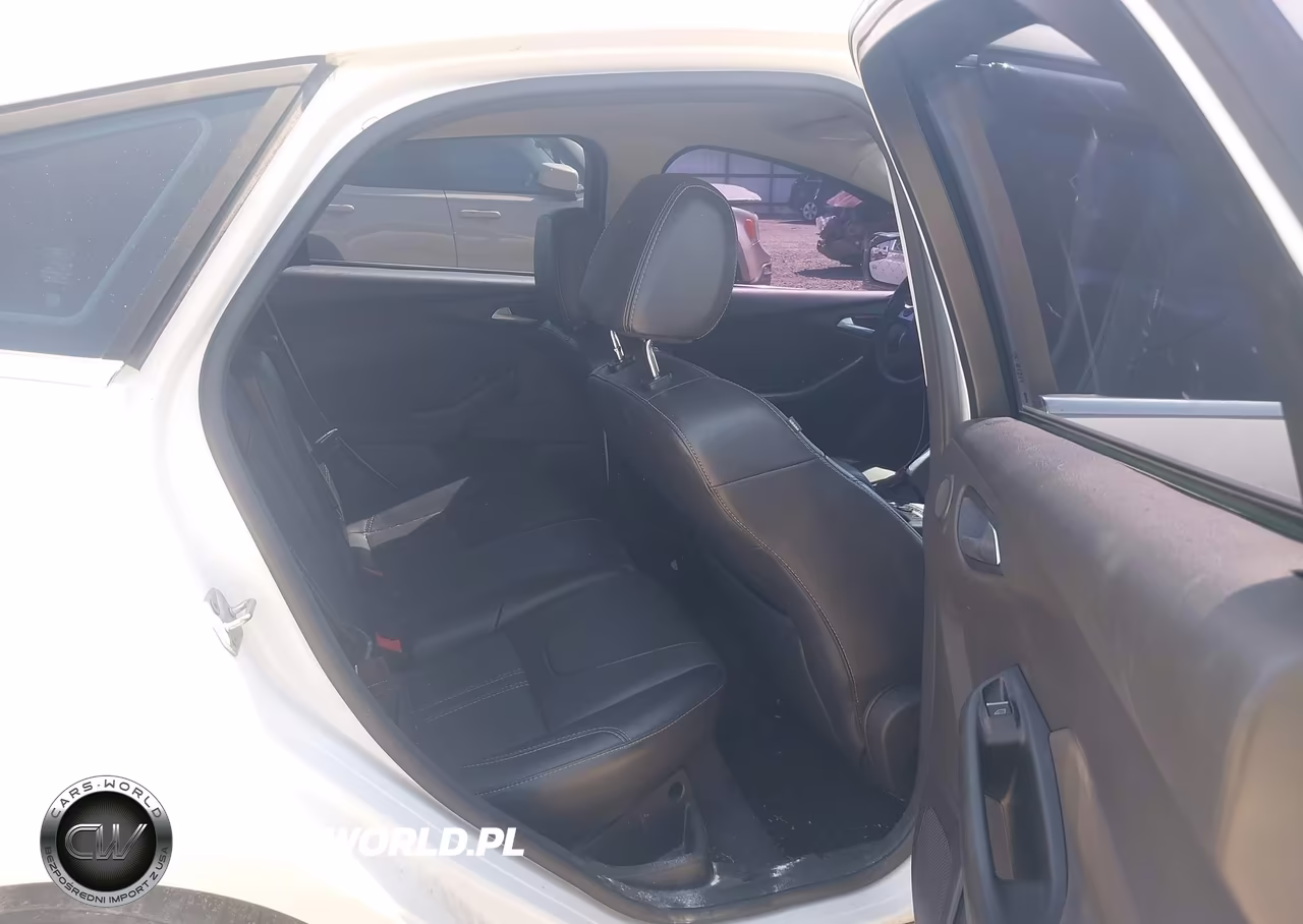 2014 Ford Focus Titanium VIN:1FADP3N22EL126817 - 8