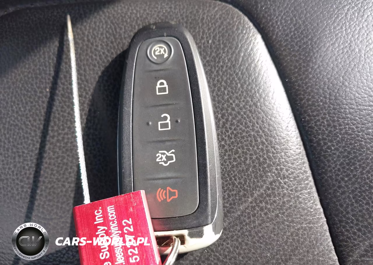 2018 Ford Focus Titanium VIN:1FADP3J20JL219416 - 11