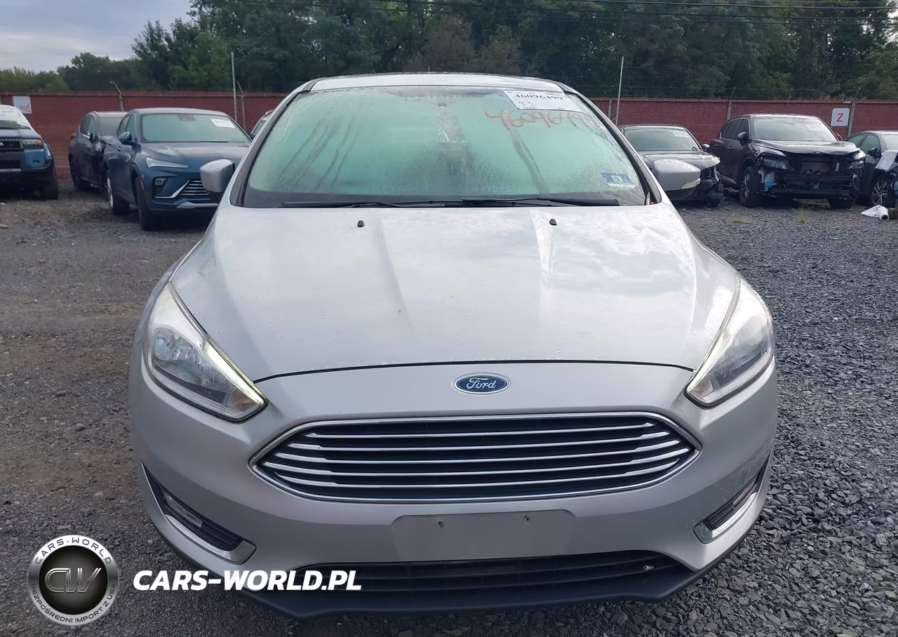 2018 Ford Focus Titanium VIN:1FADP3J20JL219416 - 12