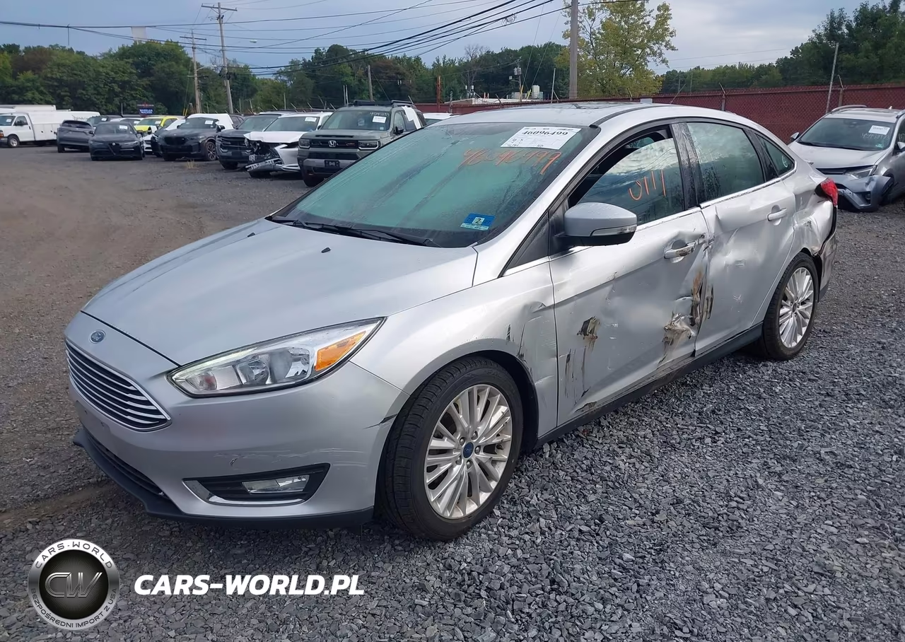 2018 Ford Focus Titanium VIN:1FADP3J20JL219416 - 2