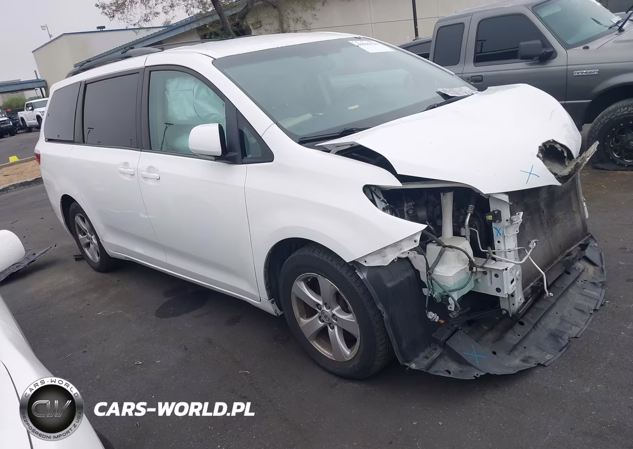 2015 Toyota Sienna Le 8 Passenger